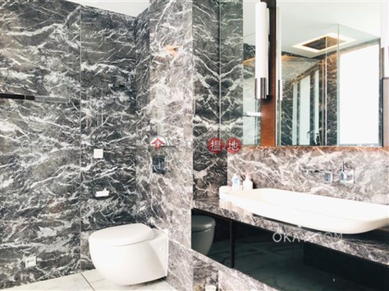 Luxurious 3 bedroom with balcony | Rental