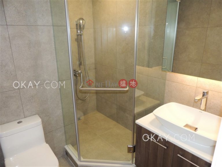 Efficient 4 bedroom with harbour views, balcony | Rental