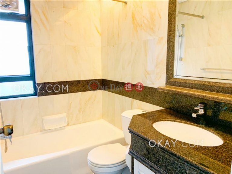 Elegant 3 bedroom with parking | Rental