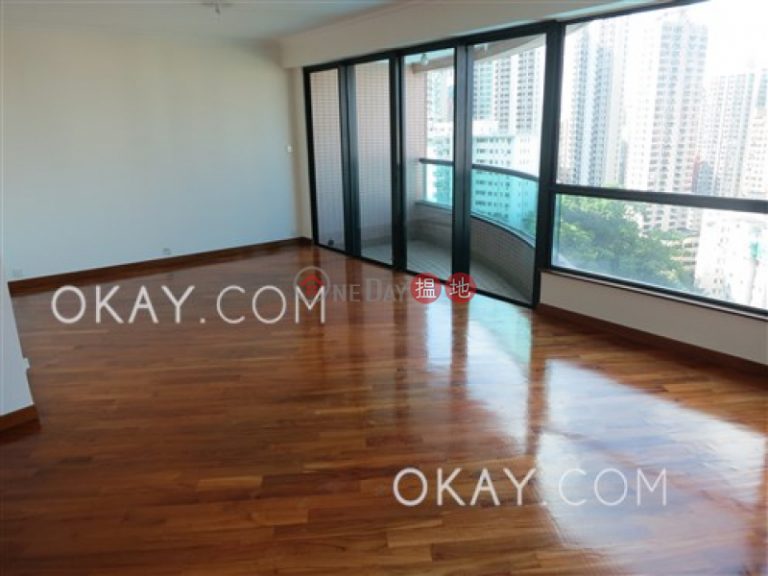 Lovely 4 bedroom with balcony & parking | Rental