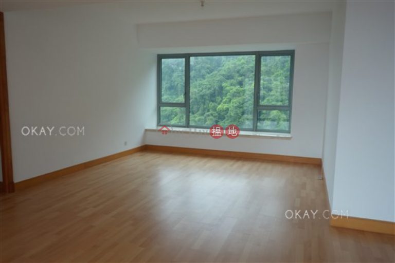 Exquisite 3 bedroom with sea views, balcony | Rental