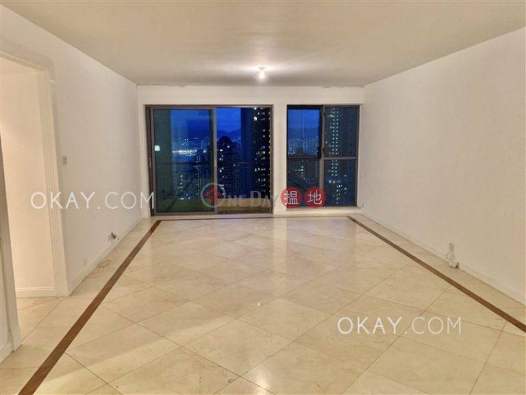 Efficient 3 bed on high floor with balcony & parking | Rental