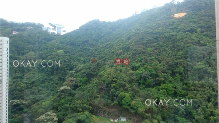 Luxurious 2 bedroom on high floor with parking | For Sale