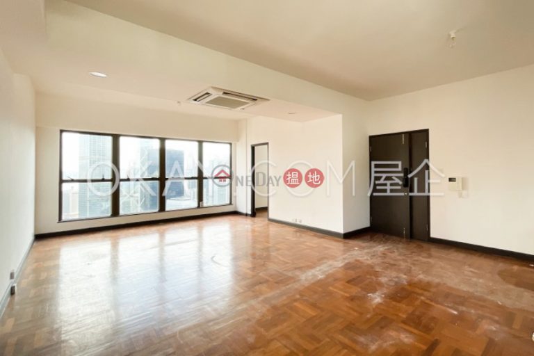 Luxurious 4 bedroom with harbour views & parking | Rental
