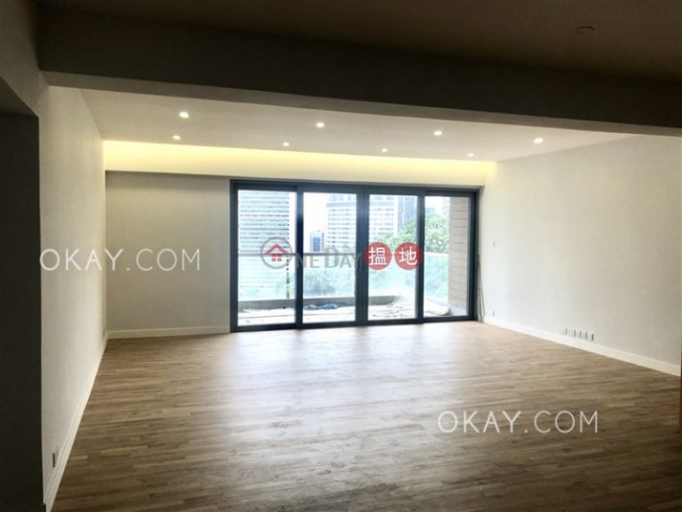 Efficient 4 bedroom with balcony & parking | Rental