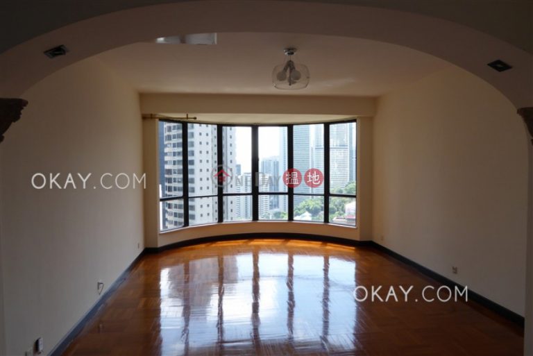 Efficient 4 bedroom with parking | Rental