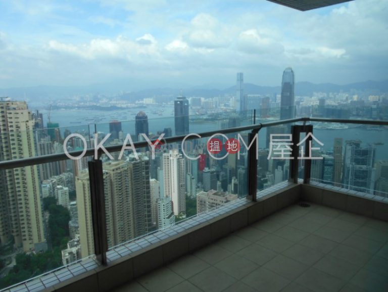 Stylish 3 bedroom with parking | Rental