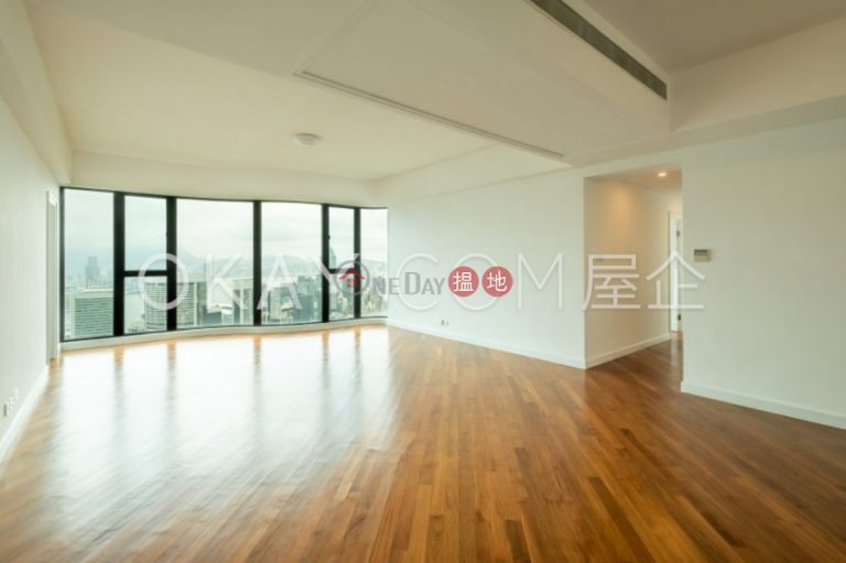 Efficient 4 bedroom with harbour views & parking | Rental