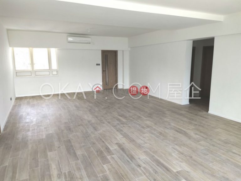 Stylish 3 bedroom with balcony | Rental
