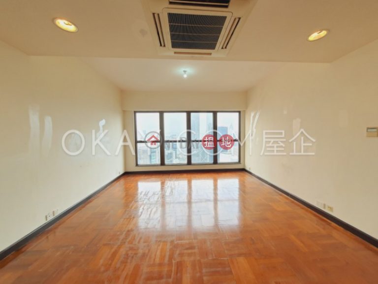 Exquisite 3 bedroom on high floor with parking | Rental