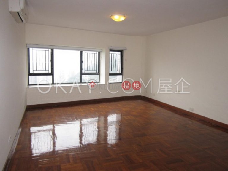 Stylish 3 bedroom on high floor with parking | Rental