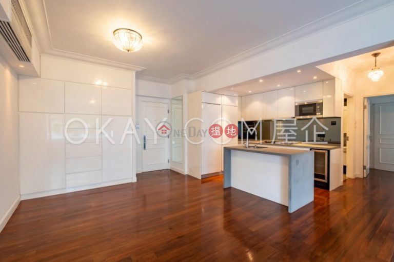 Tasteful 2 bedroom on high floor with parking | Rental