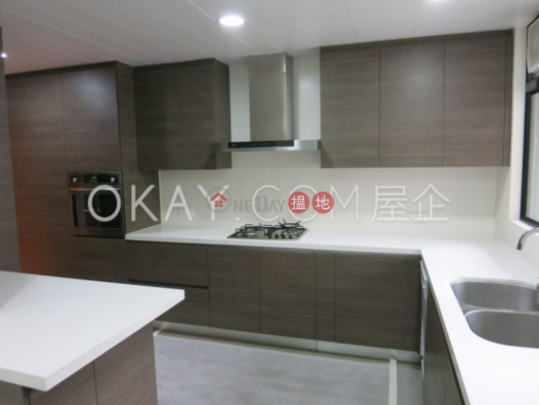 Lovely 4 bedroom on high floor with parking | Rental