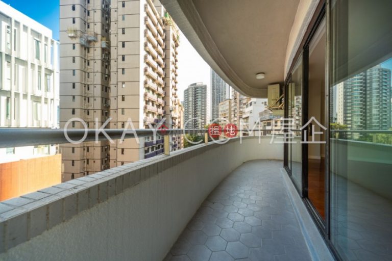 Gorgeous 4 bedroom with balcony & parking | Rental