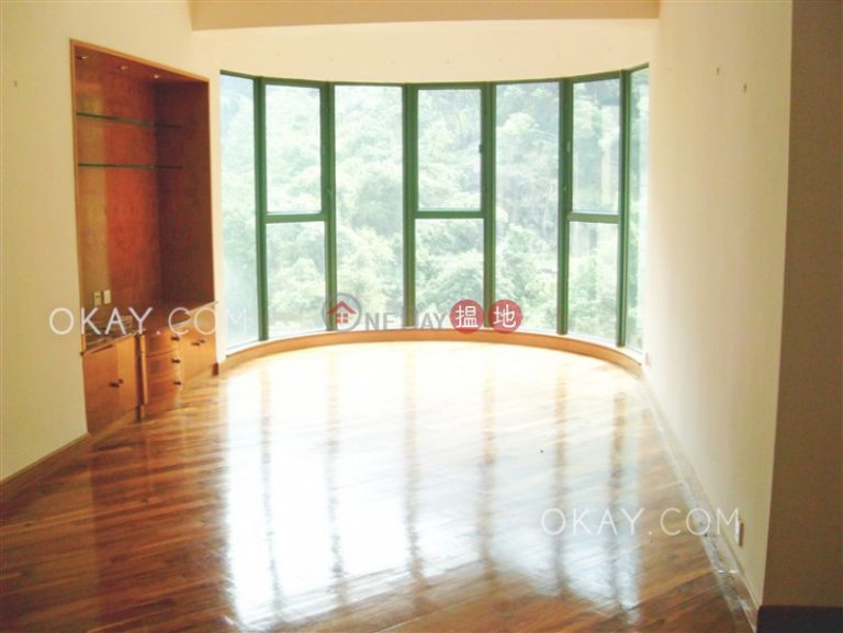 Luxurious 2 bedroom with parking | Rental