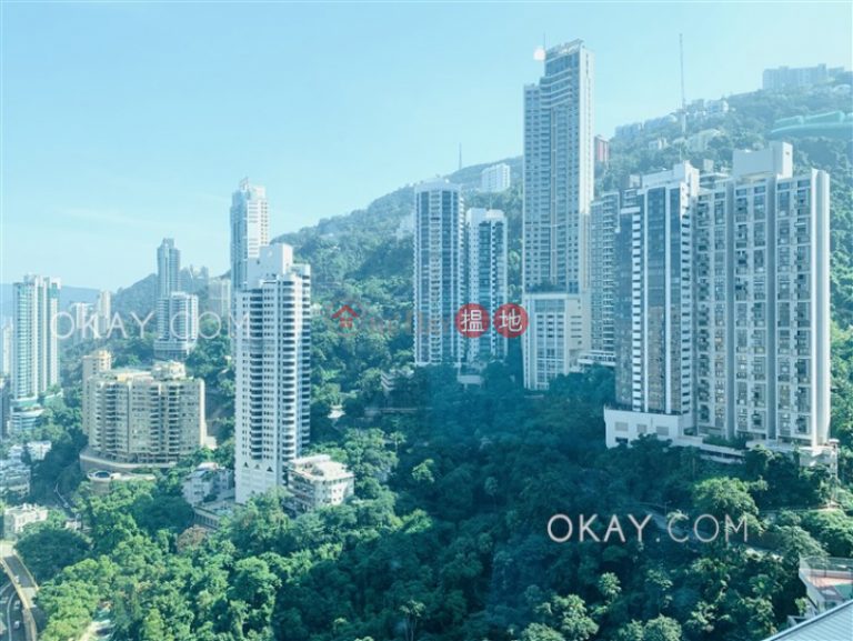 Exquisite 3 bedroom with parking | Rental