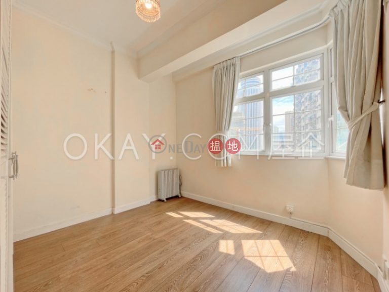 Lovely 3 bedroom with balcony & parking | Rental