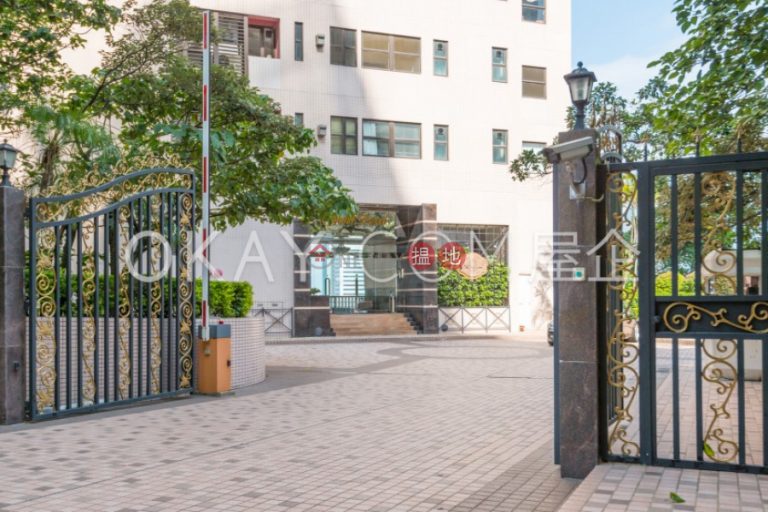 Stylish 2 bedroom with balcony & parking | Rental