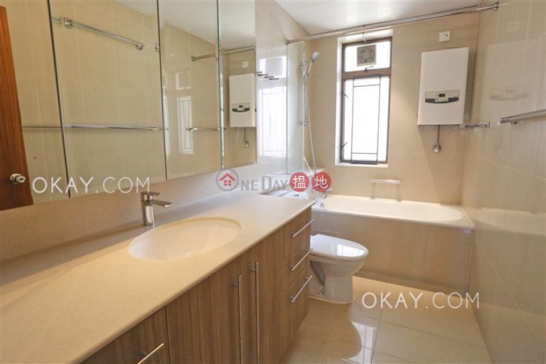 Luxurious 3 bedroom with parking | Rental