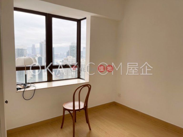 Stylish 2 bedroom with balcony & parking | Rental