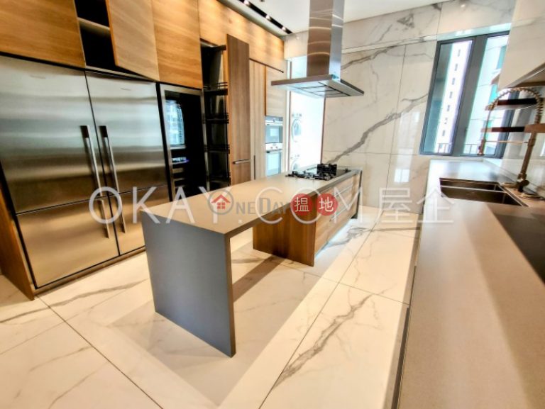 Stylish 3 bed on high floor with harbour views | Rental