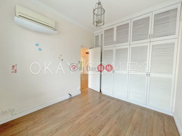 Lovely 3 bedroom with balcony & parking | Rental