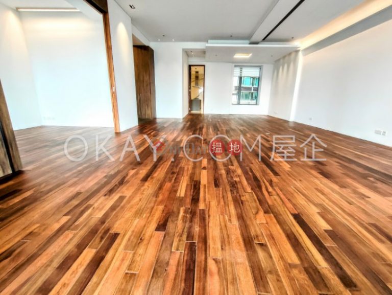 Stylish 3 bed on high floor with harbour views | Rental