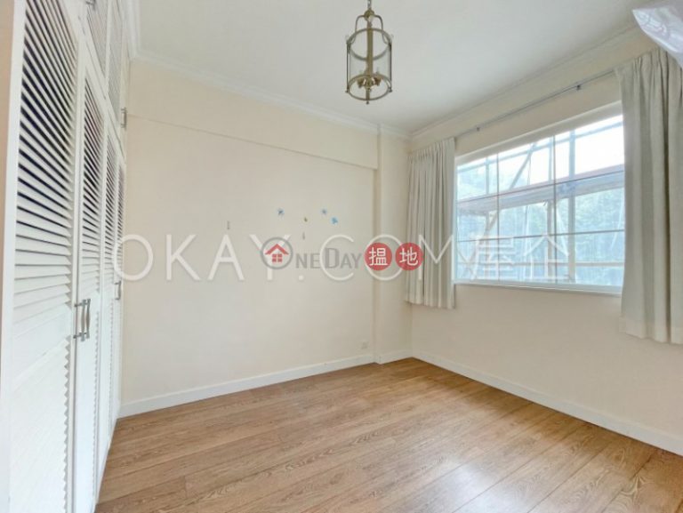 Lovely 3 bedroom with balcony & parking | Rental