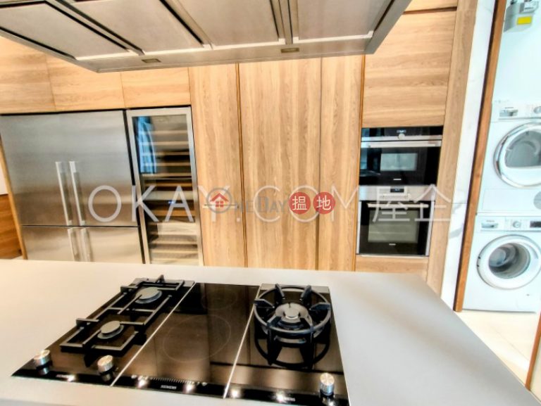 Stylish 3 bed on high floor with harbour views | Rental