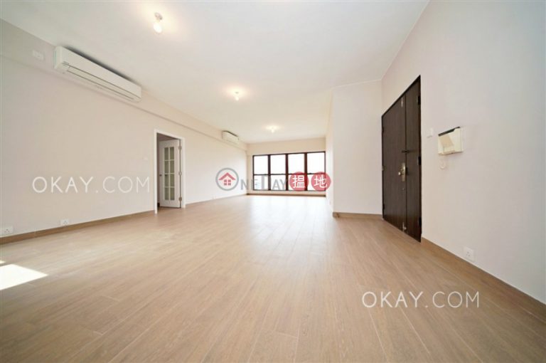 Tasteful 3 bedroom with harbour views & parking | Rental