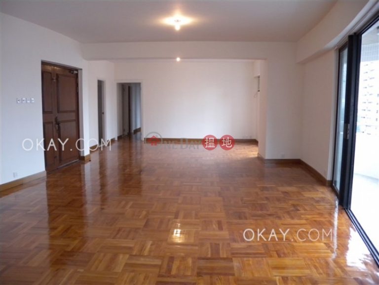 Exquisite 4 bedroom with balcony & parking | Rental