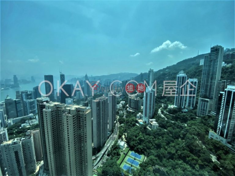 Beautiful 3 bedroom on high floor with parking | Rental