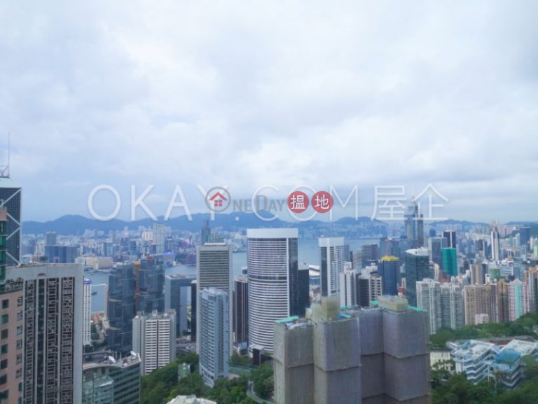 Gorgeous 4 bedroom with parking | Rental