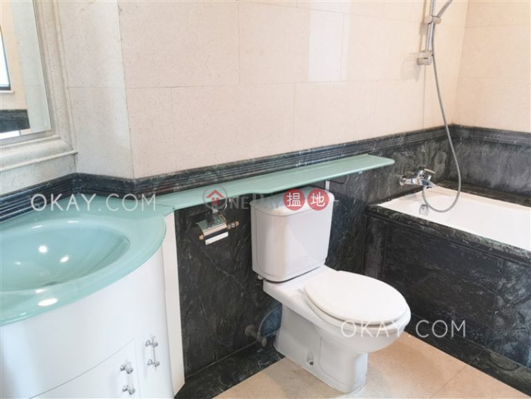 Lovely 3 bedroom in Mid-levels Central | Rental
