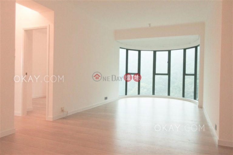 Rare 2 bedroom with parking | Rental
