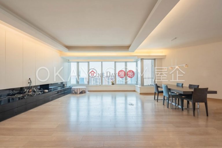 Exquisite 3 bedroom with parking | Rental