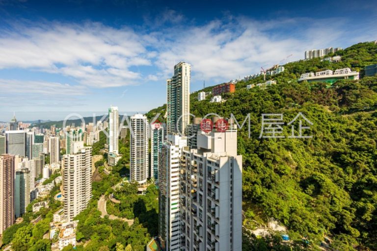 Lovely 3 bedroom on high floor with parking | Rental