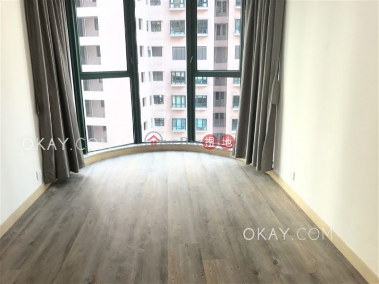 Stylish 2 bedroom in Mid-levels Central | Rental