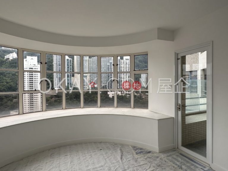 Efficient 4 bed on high floor with balcony & parking | Rental
