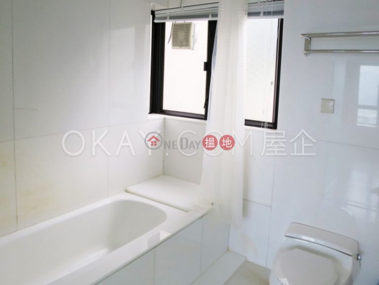 Lovely 3 bedroom with sea views, balcony | For Sale