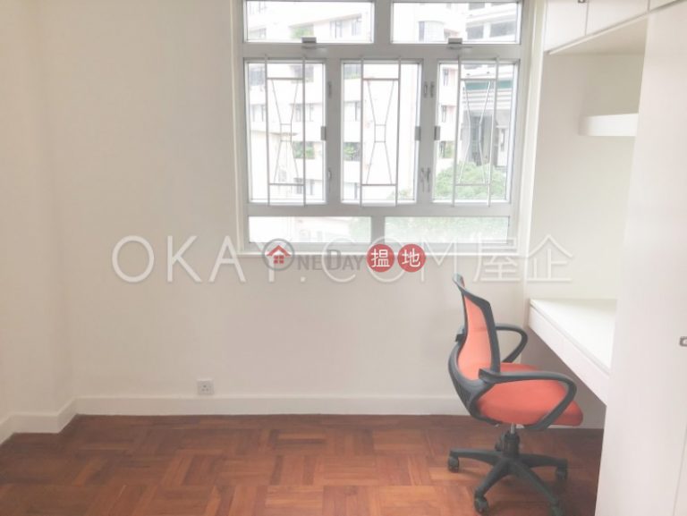 Efficient 3 bed on high floor with balcony & parking | Rental