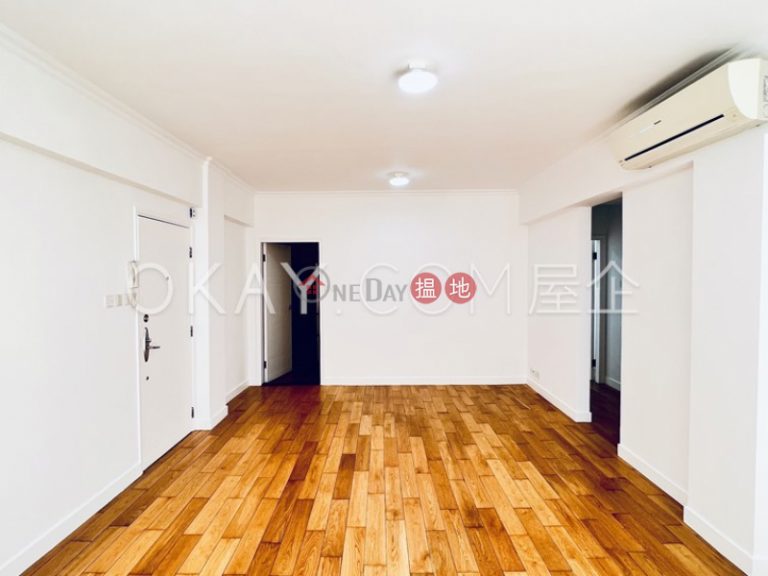 Charming 3 bedroom with balcony & parking | Rental