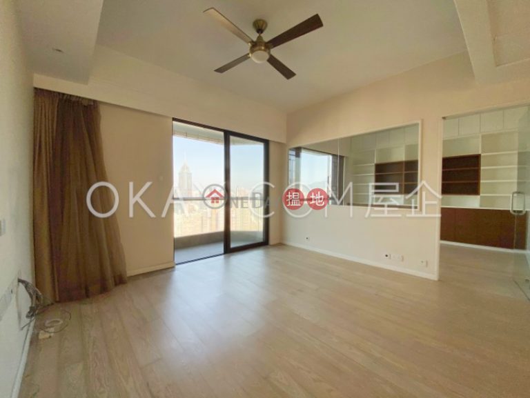 Stylish 3 bedroom with harbour views, balcony | For Sale