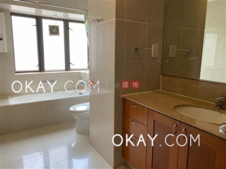 Stylish 1 bedroom with parking | Rental