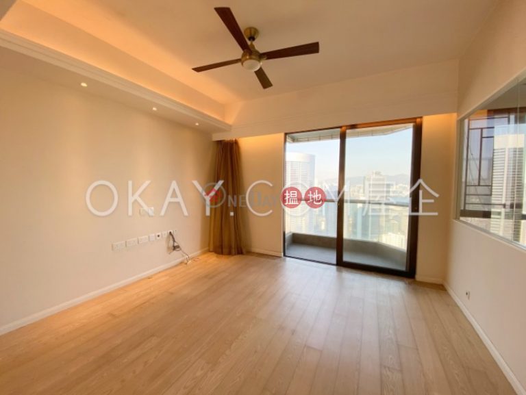 Stylish 3 bedroom with harbour views, balcony | For Sale