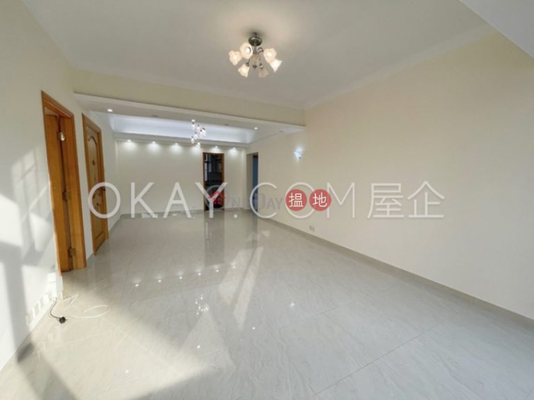 Elegant 3 bedroom with balcony & parking | Rental