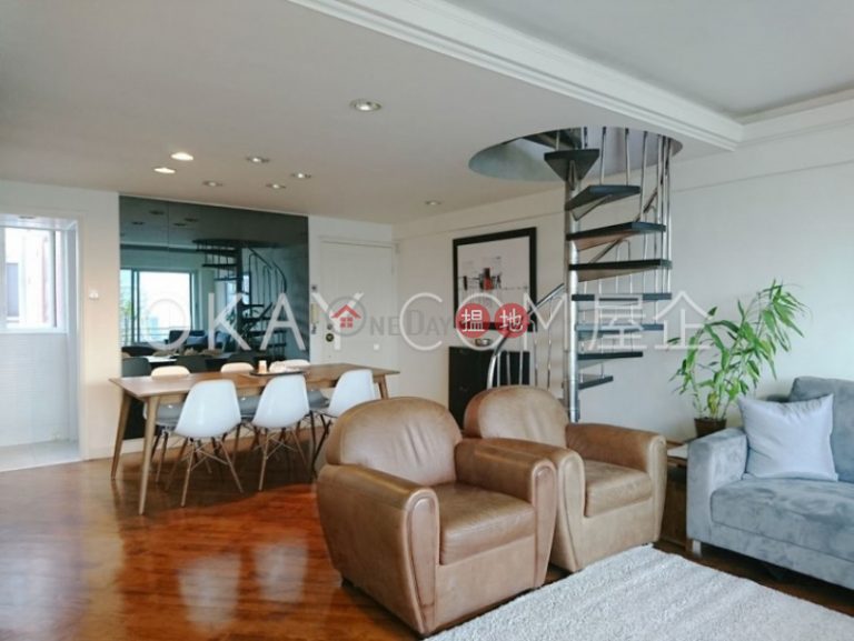 Efficient 2 bed on high floor with rooftop & parking | For Sale