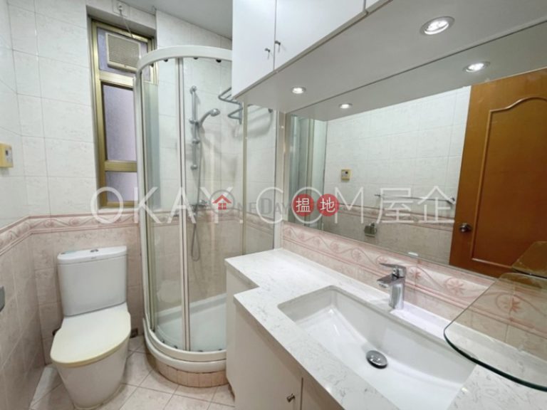Elegant 3 bedroom with balcony & parking | Rental