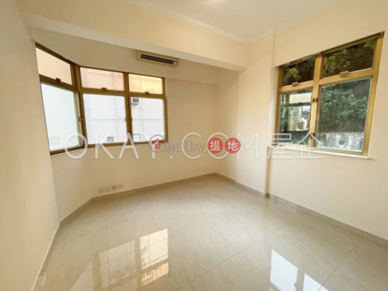 Elegant 3 bedroom with balcony & parking | Rental