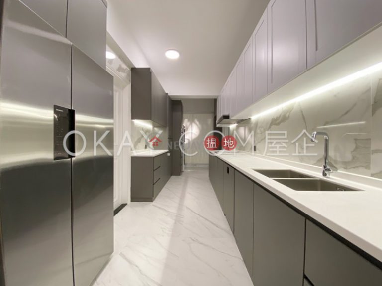 Efficient 3 bedroom with balcony & parking | Rental